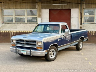 Dodge D 150 ROYAL SE
