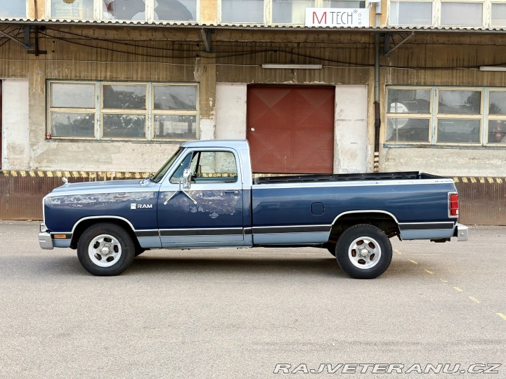 Dodge D 150 ROYAL SE 1986