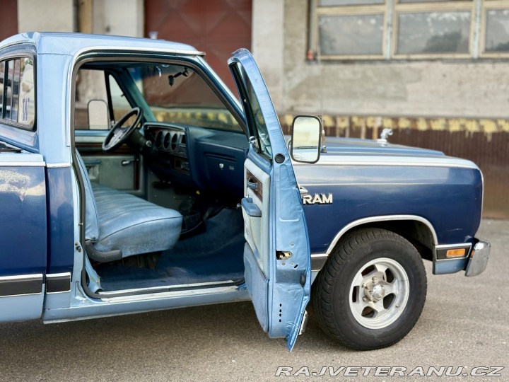 Dodge D 150 ROYAL SE 1986