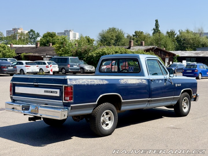 Dodge D 150 ROYAL SE 1986