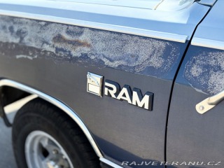 Dodge D 150 ROYAL SE 1986