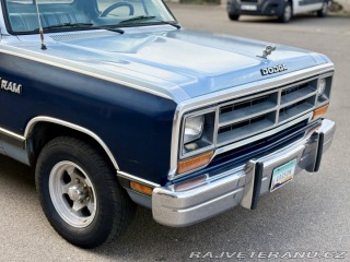 Dodge D 150 ROYAL SE 1986