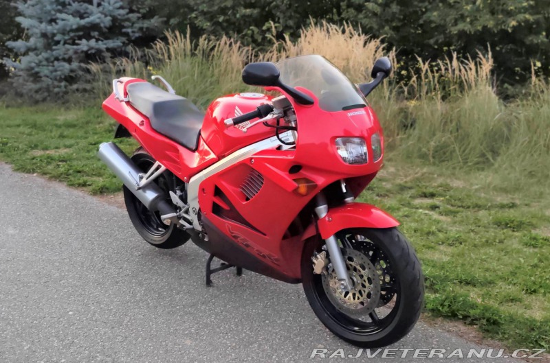 Honda Ostatní modely VFR 750 F RC36