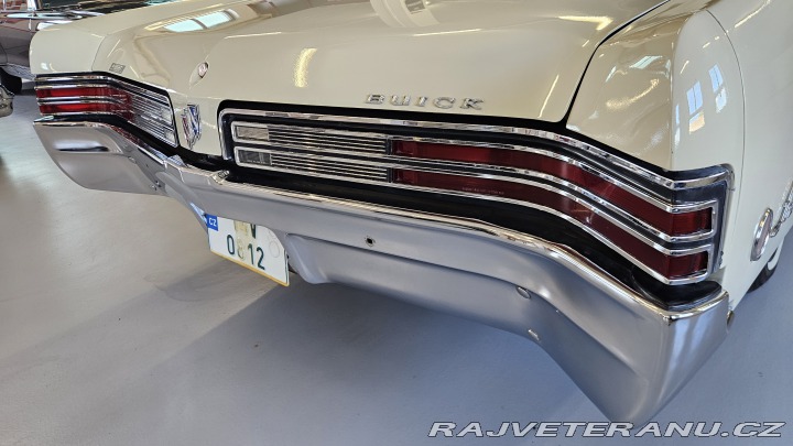 Buick LeSabre -vynikající orig. stav 1968