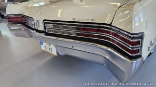 Buick LeSabre -vynikající orig. stav 1968