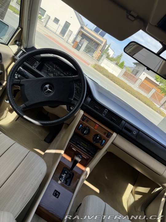 Mercedes-Benz 230 1987
