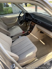Mercedes-Benz 230 1987