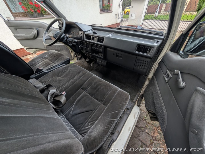Mitsubishi Ostatní modely L300 1988