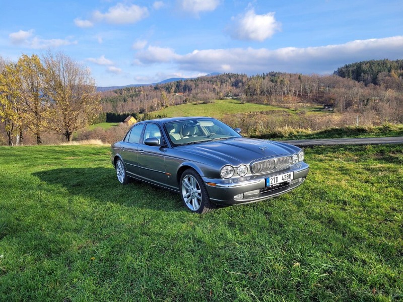 Jaguar XJR X350
