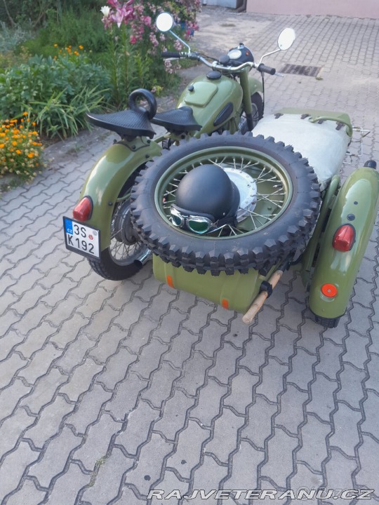 Dněpr K-750 1800
