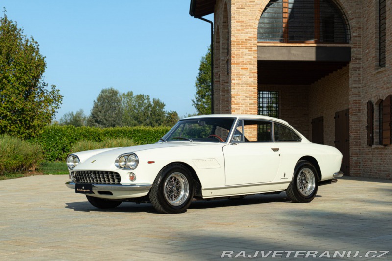 Ferrari 330 GT 2+2 MK I