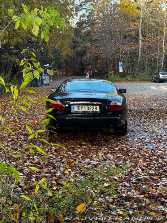 Jaguar XKR 4,0   kompresor 2001