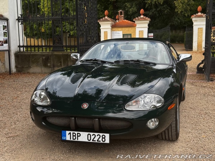Jaguar XKR 4,0   kompresor 2001