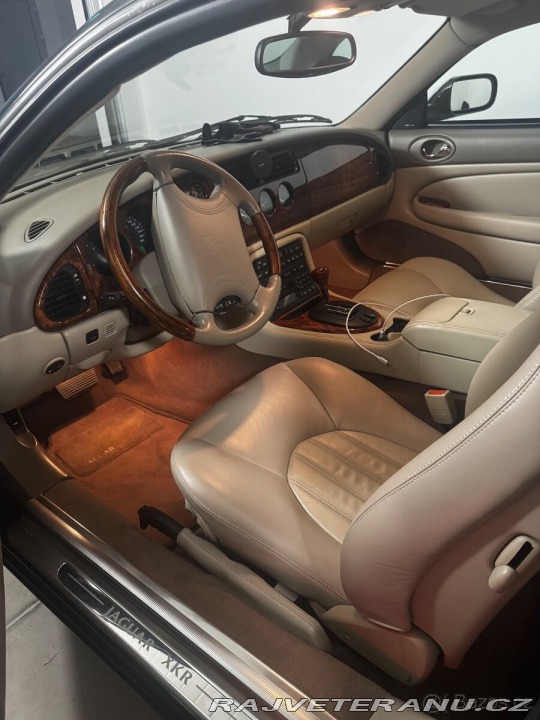Jaguar XKR 4,0   kompresor 2001