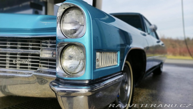 Cadillac DeVille
