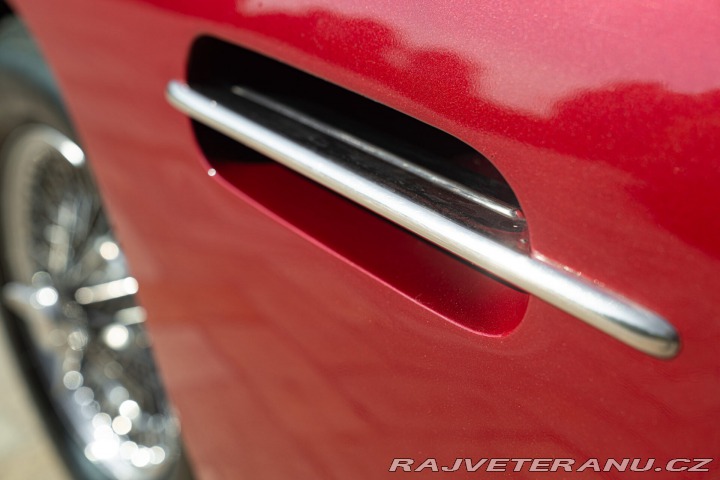 Aston Martin DB DB6 SPORTS SALOON 1968