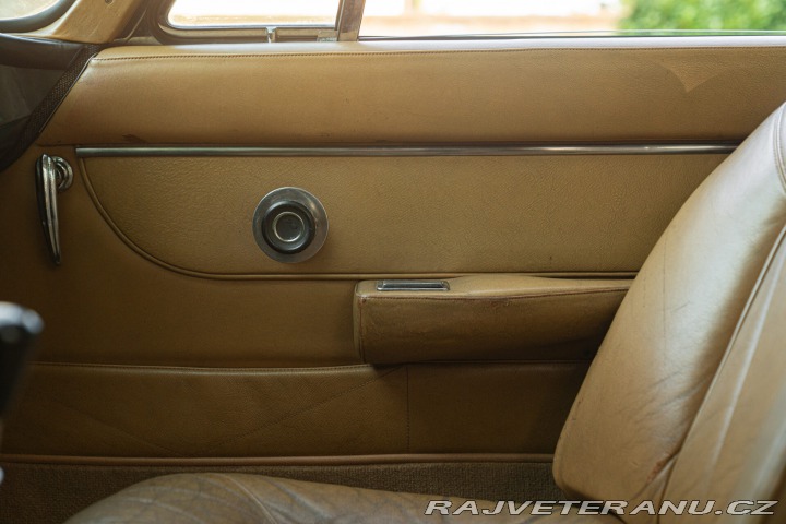 Aston Martin DB DB6 SPORTS SALOON 1968