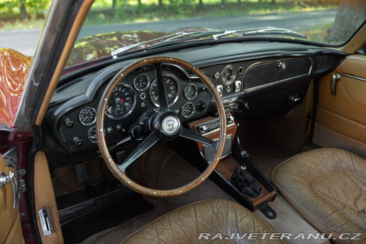 Aston Martin DB DB6 SPORTS SALOON 1968