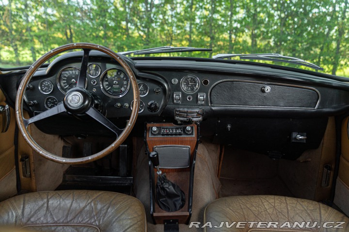Aston Martin DB DB6 SPORTS SALOON 1968