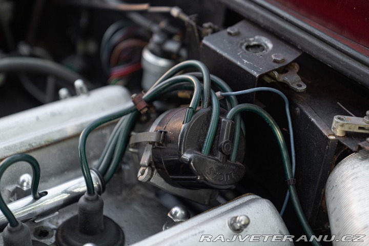 Aston Martin DB DB6 SPORTS SALOON 1968