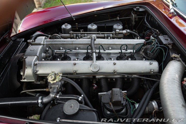 Aston Martin DB DB6 SPORTS SALOON 1968