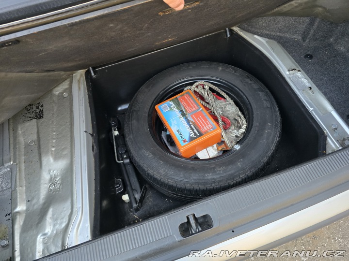 Audi 100 2.3E pětiválec A/C krásná 1991