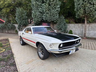 Ford Mustang Mach1 manuál