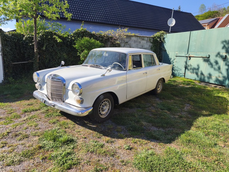 Mercedes-Benz 190 W 110 2.0 BENZÍN