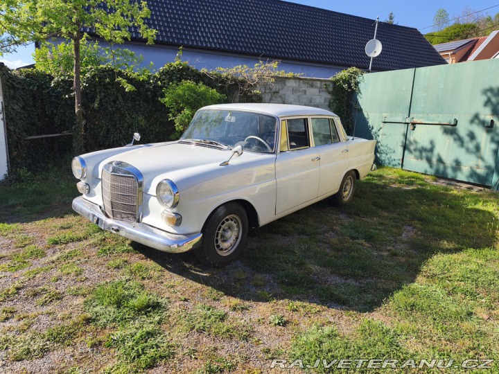 Mercedes-Benz 190 W 110 2.0 BENZÍN 1967