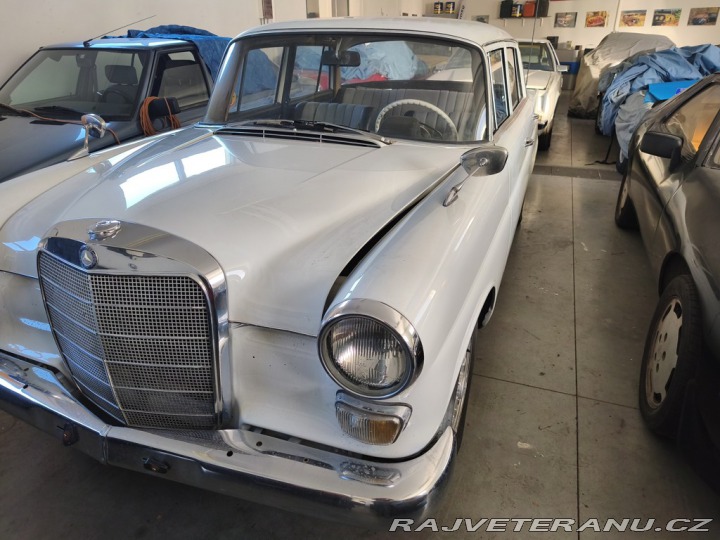 Mercedes-Benz 190 W 110 2.0 BENZÍN 1967