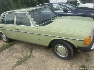 Mercedes-Benz 200 