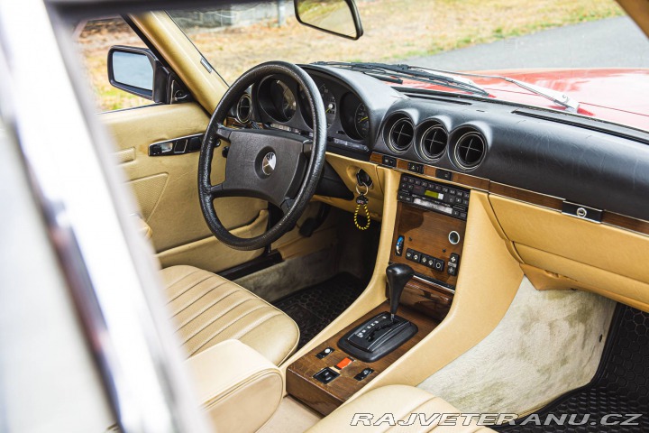 Ostatní značky Ostatní modely Mercedes Benz 380 SL R107 1983
