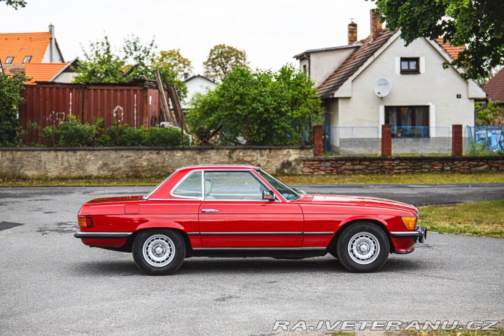 Ostatní značky Ostatní modely Mercedes Benz 380 SL R107 1983
