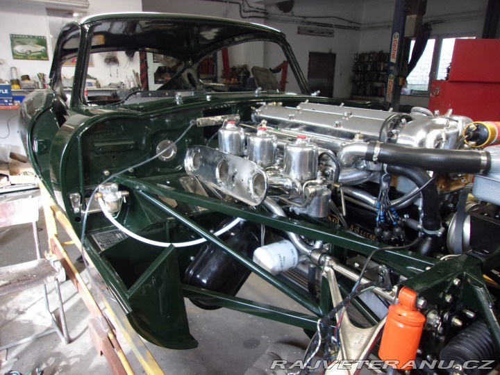 Jaguar E-Type FHC coupe 1964