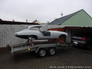 Jaguar E-Type FHC coupe 1964
