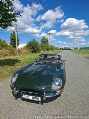 Jaguar E-Type FHC coupe 1964