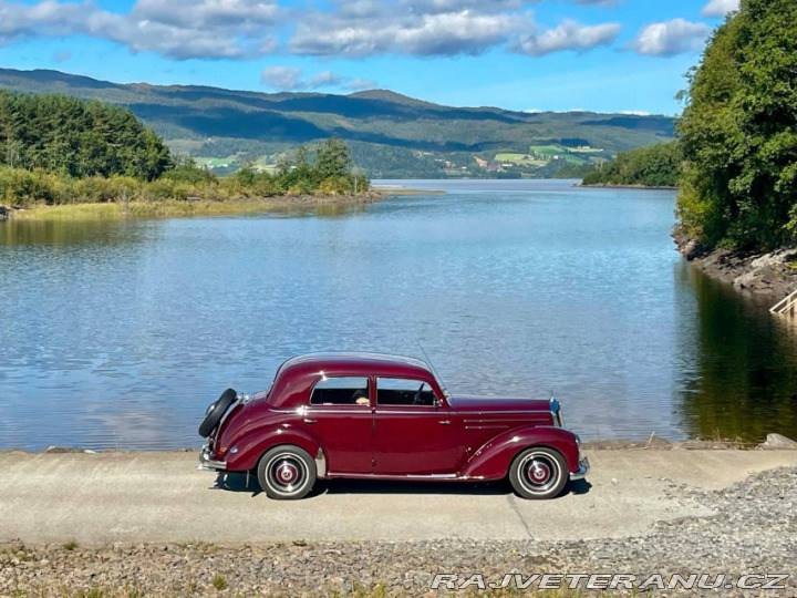 Mercedes-Benz 220 W187 1952