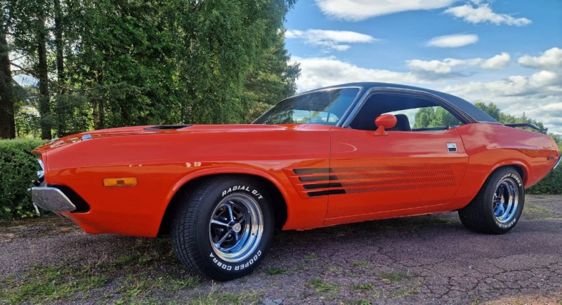 Dodge Challenger 383 Big Block