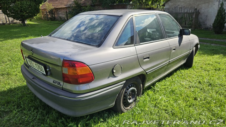 Opel Astra C18NZ KAT 1992