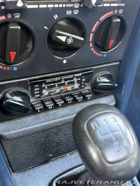 Mercedes-Benz 200 W123 1982