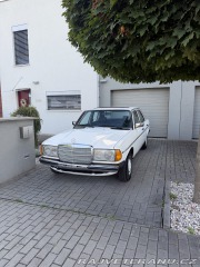 Mercedes-Benz 200 W123 1982