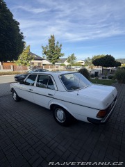 Mercedes-Benz 200 W123 1982