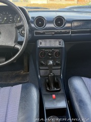 Mercedes-Benz 200 W123 1982