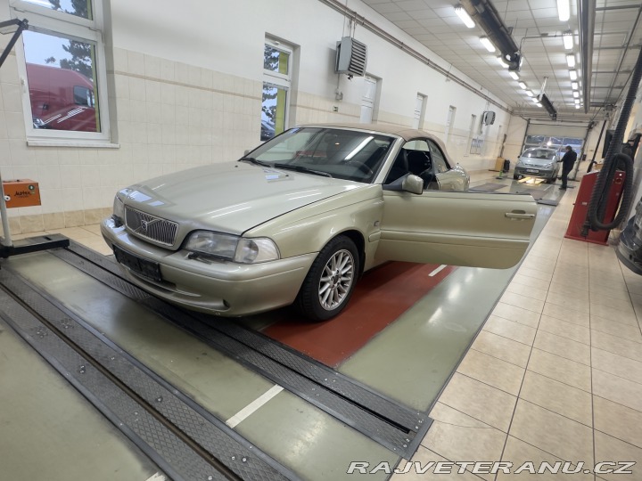 Volvo Ostatní modely C70 2001