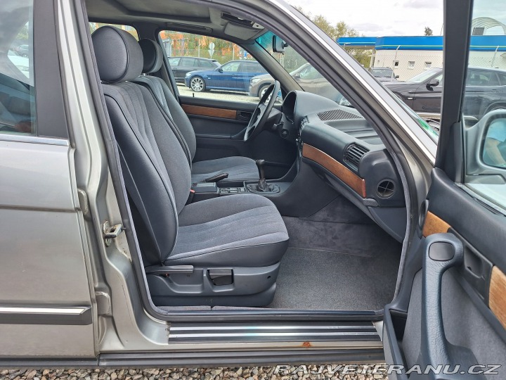 BMW 7 E32 730i 1987