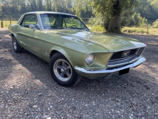 Ford Mustang V8