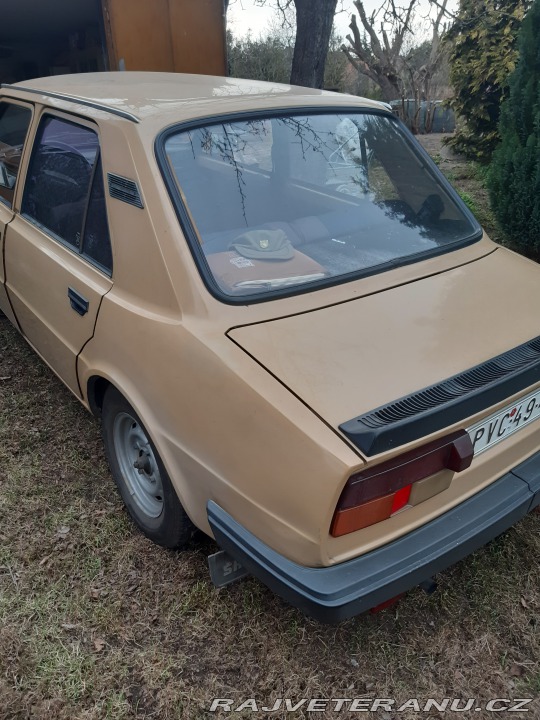 Škoda 105 1987