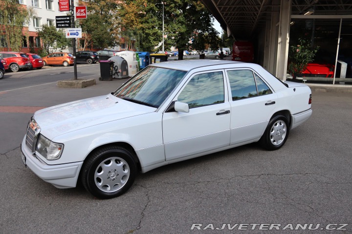 Mercedes-Benz 320 124 W124 320 E Sedan (199 1993