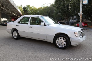 Mercedes-Benz 320 124 W124 320 E Sedan (199 1993