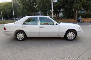 Mercedes-Benz 320 124 W124 320 E Sedan (199 1993